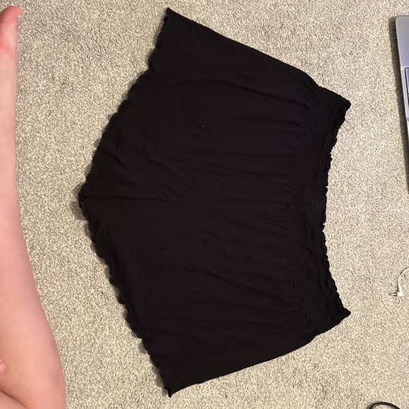 Black shorts - Picture 3 of 4